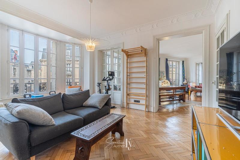 Appartement - 188 m² - 6 pièces