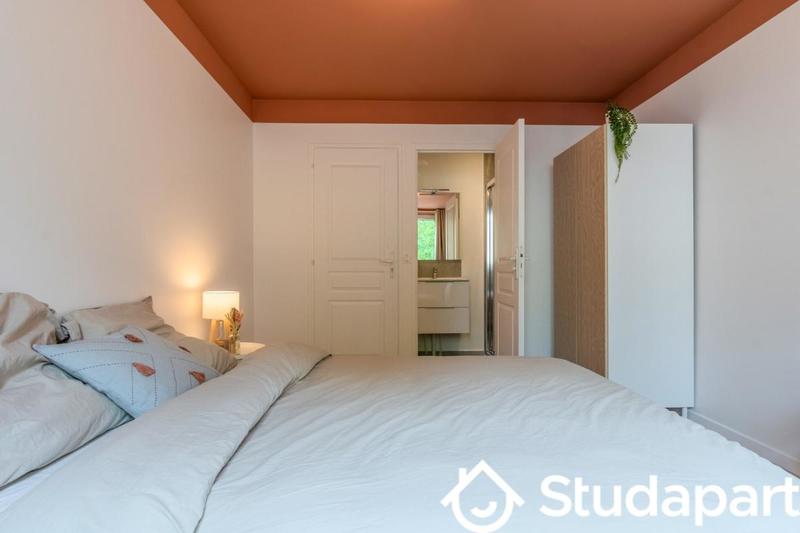 Chambre - 11 m² - 1 pièce