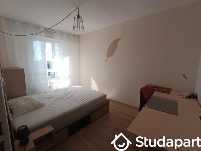 Chambre - 12 m² - 1 pièce