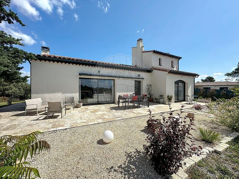 Maison - 128 m² - 5 pièces