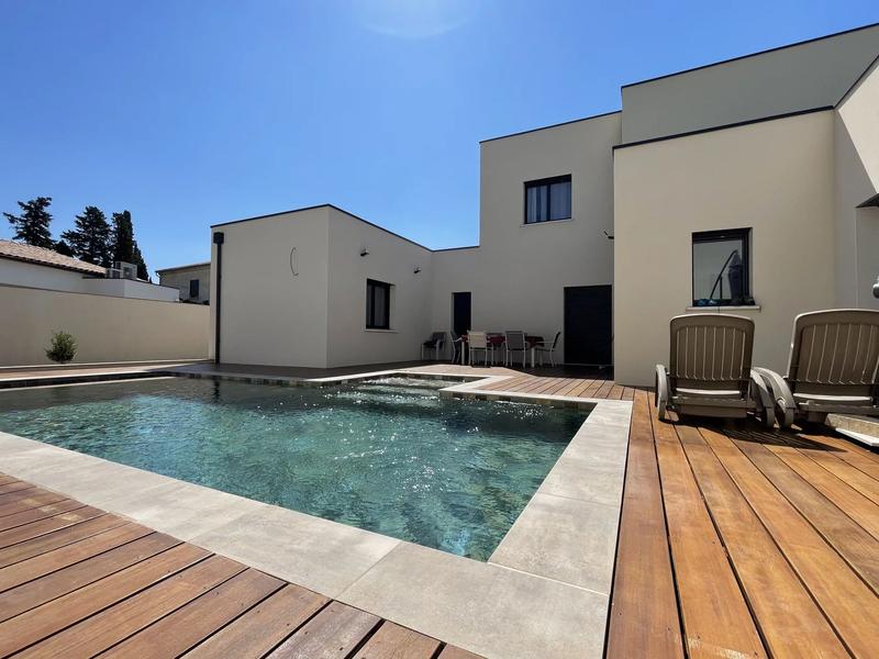 Maison - 202 m² - 7 pièces