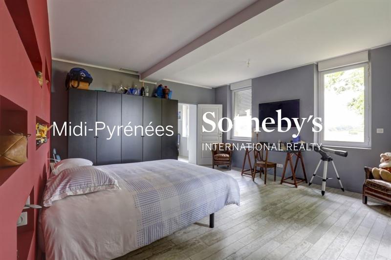 Maison - 542 m² - 15 pièces