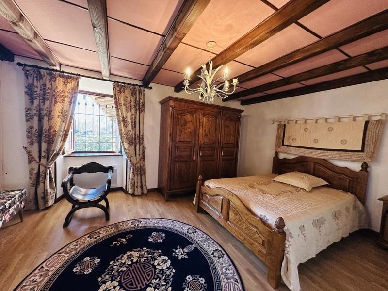 Maison de village - 420 m² - 12 pièces