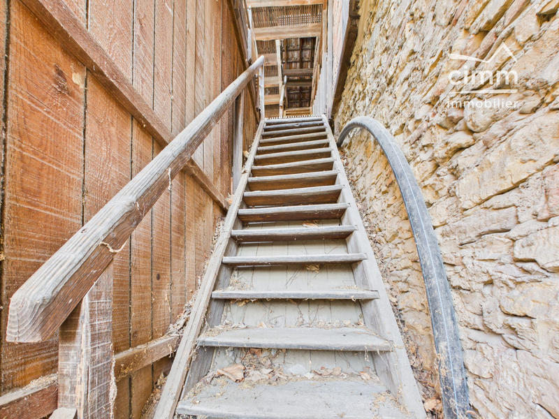 Maison ancienne - 300 m² - 3 pièces