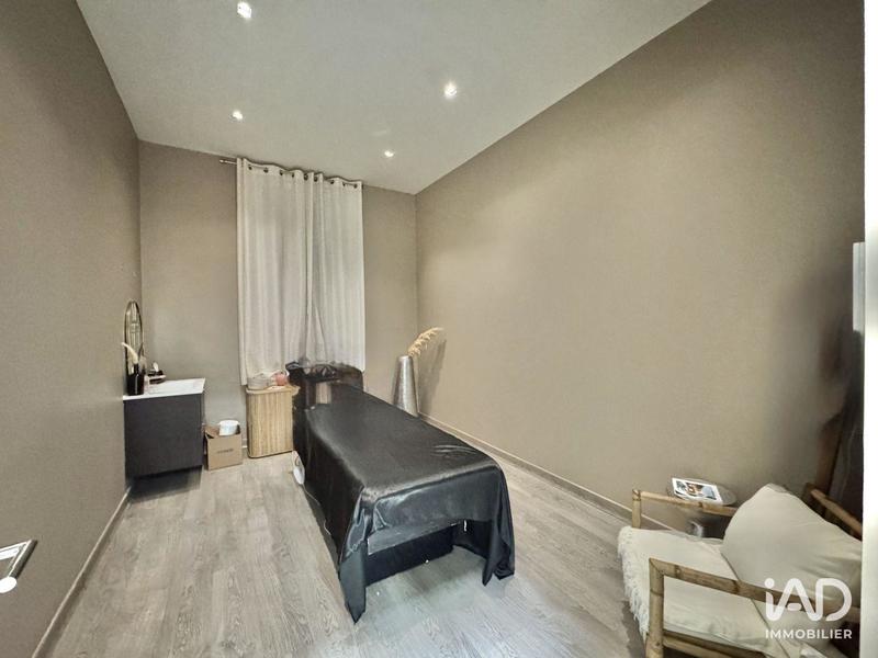 Local commercial - 221 m²