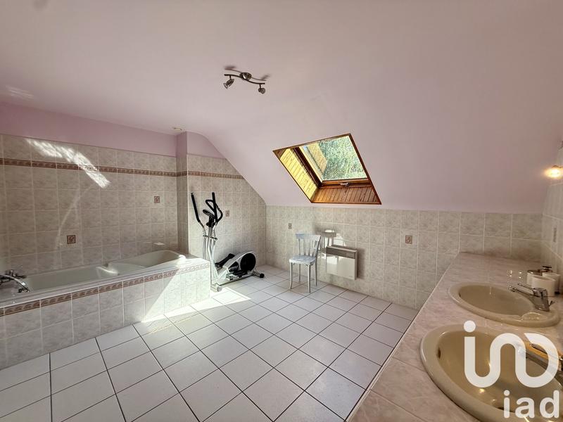 Maison - 257 m² - 8 pièces