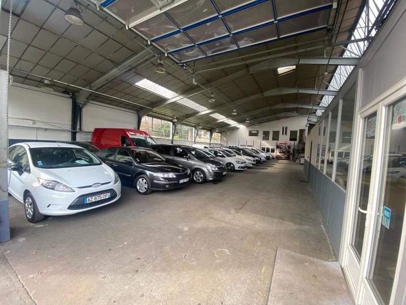 Entrepôt - 876 m² - 5 pièces