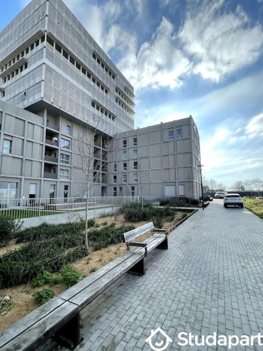 Chambre - 12 m² - 1 pièce