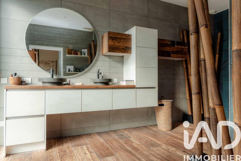 Maison - 395 m² - 12 pièces