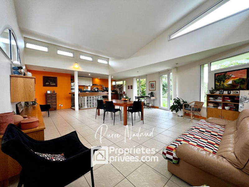 Maison - 207 m² - 5 pièces