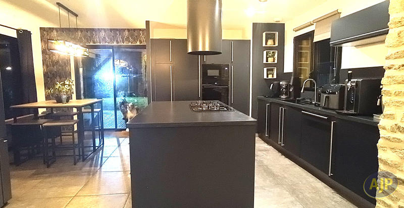 Maison - 157 m² - 6 pièces