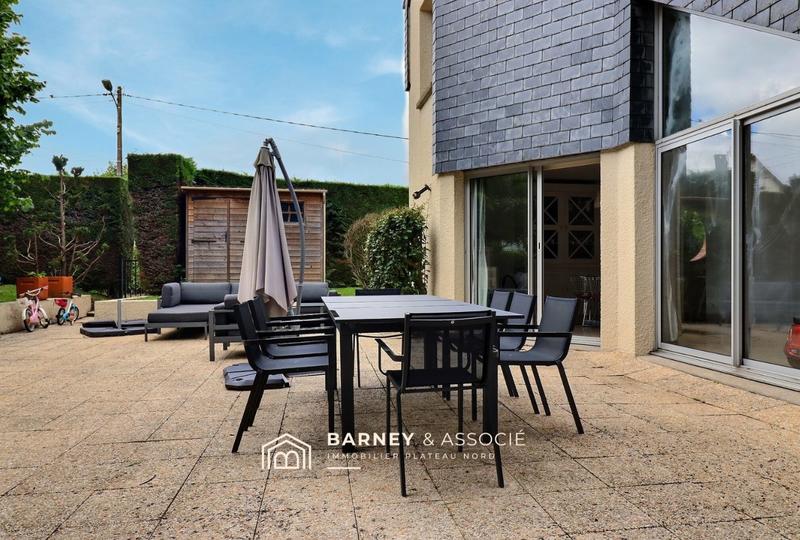 Maison contemporaine - 260 m² - 7 pièces