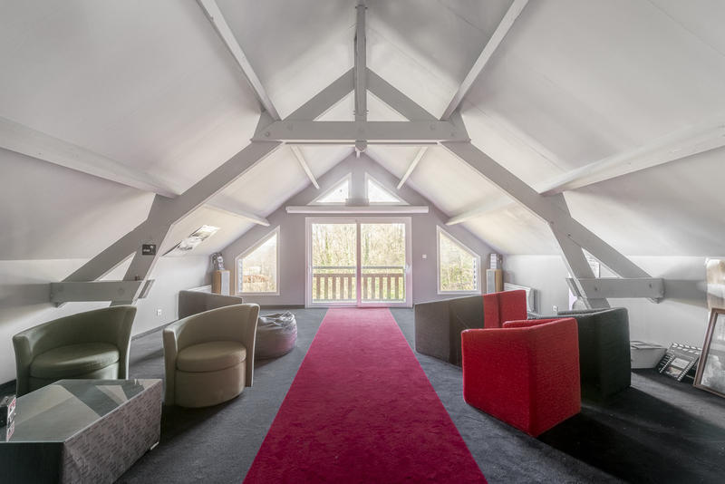 Villa - 530 m² - 6 pièces