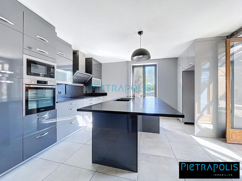 Maison ancienne - 281 m² - 9 pièces