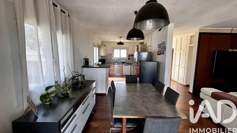 Maison - 140 m² - 5 pièces