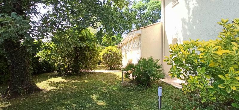 Maison traditionnelle - 204 m² - 6 pièces