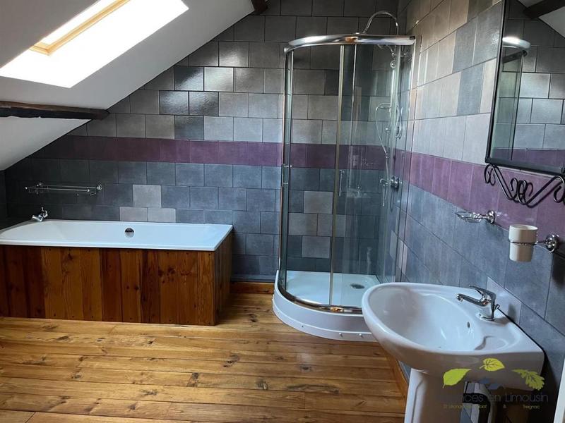 Propriété - 195 m² - 6 pièces