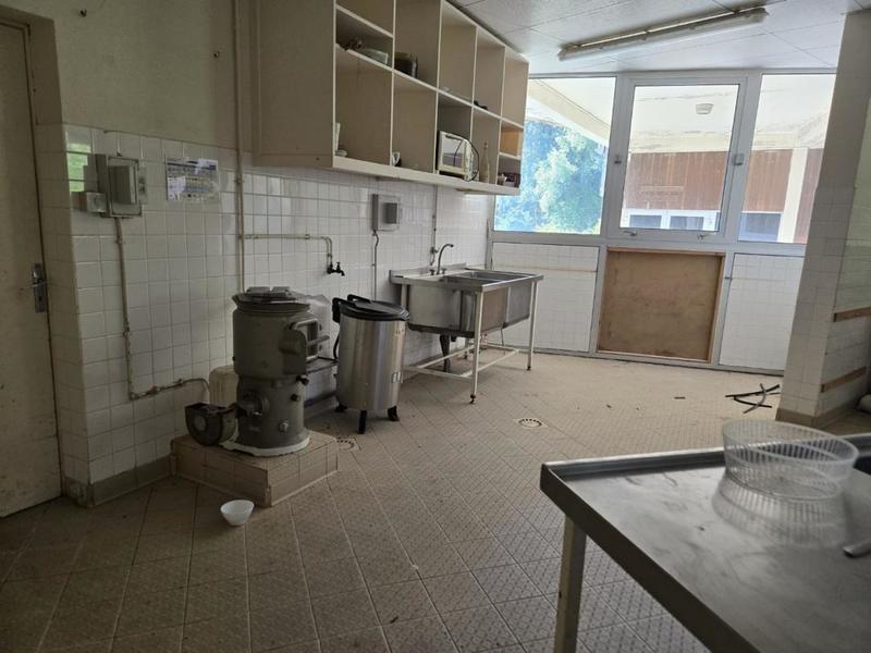 Propriété - 3 700 m² - 70 pièces