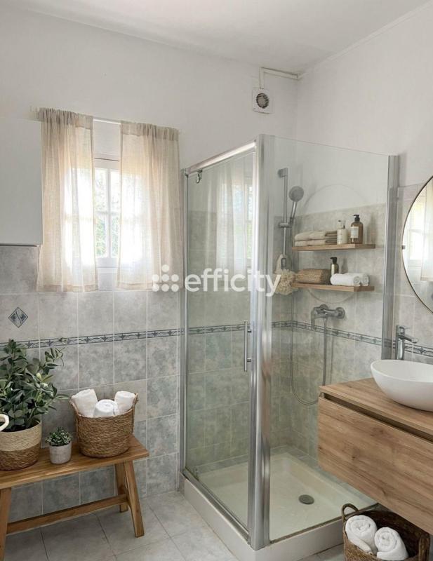 Villa - 200 m² - 8 pièces