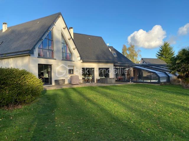 Maison - 262 m² - 6 pièces