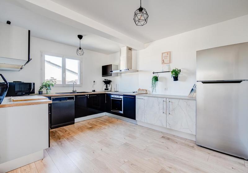 Maison - 99 m² - 4 pièces