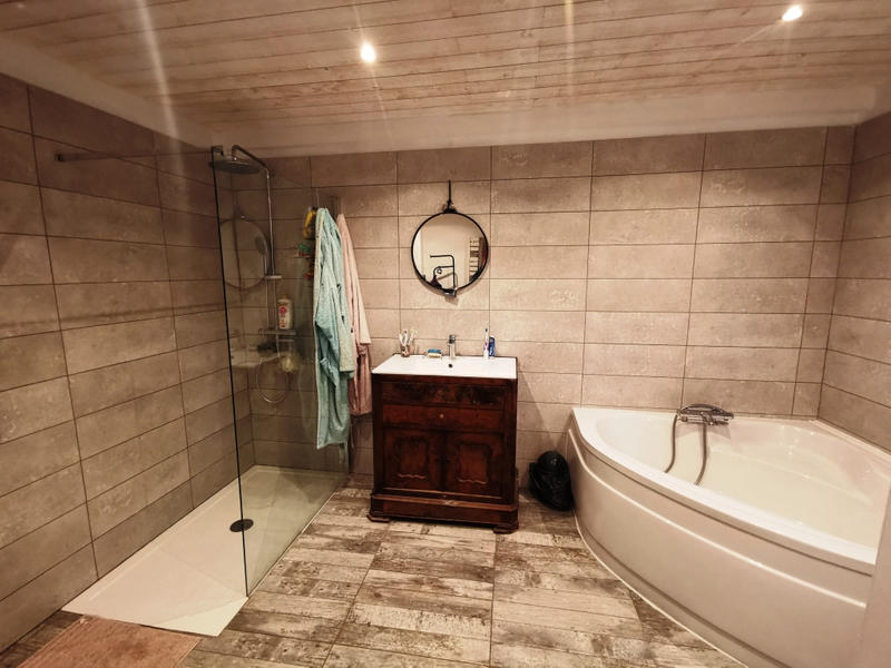 Maison - 248 m² - 10 pièces