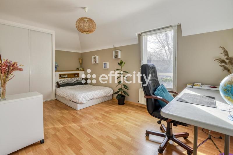 Maison - 255 m² - 9 pièces