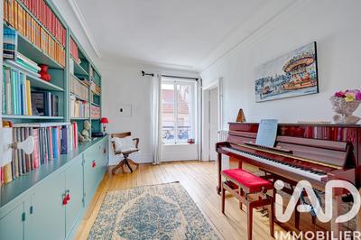 Maison - 299 m² - 10 pièces