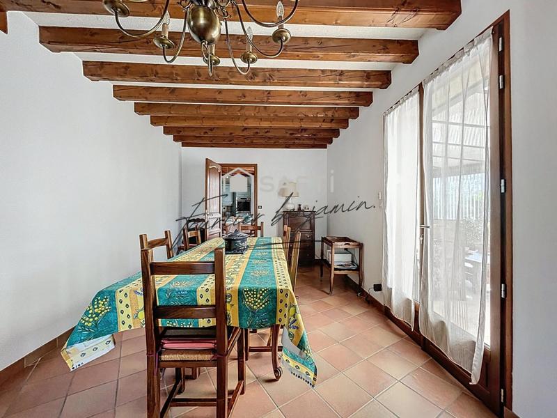 Maison - 186 m² - 8 pièces