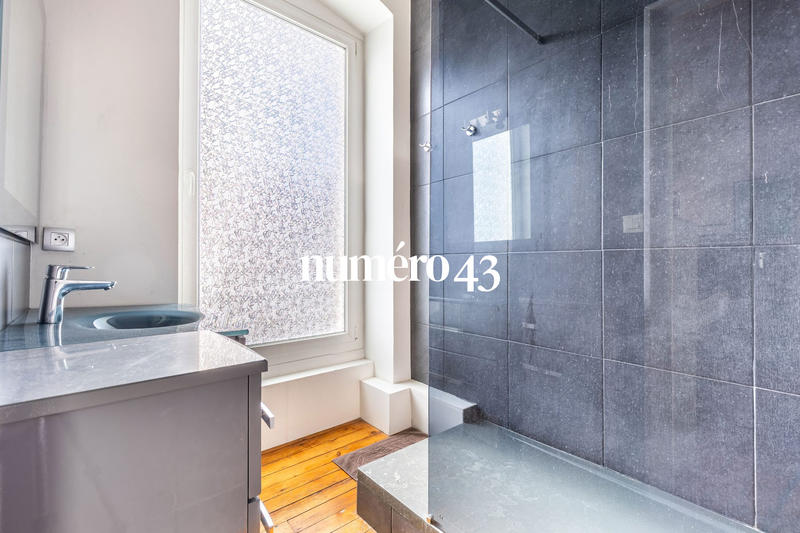 Maison - 284 m² - 7 pièces