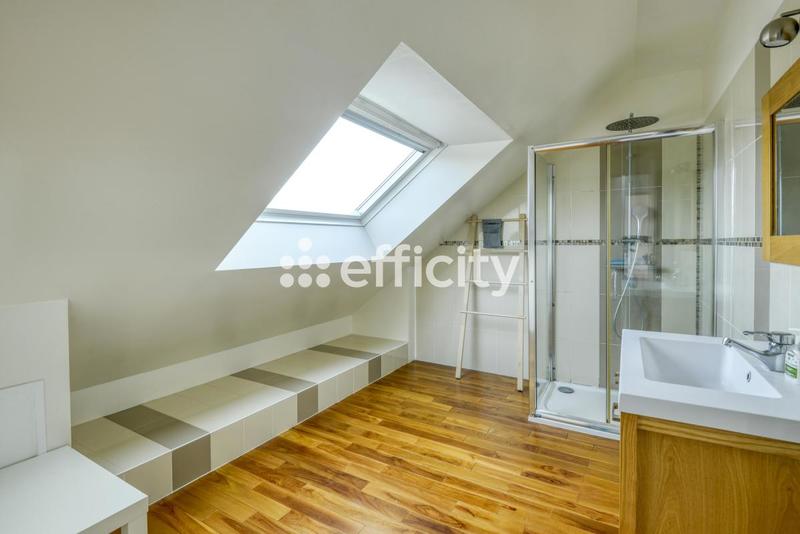 Maison - 170 m² - 7 pièces