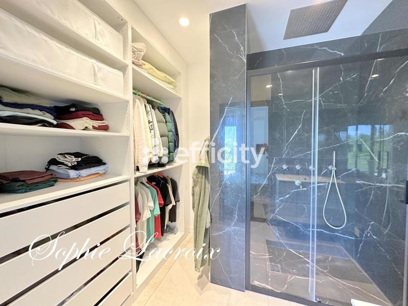 Maison - 191 m² - 7 pièces