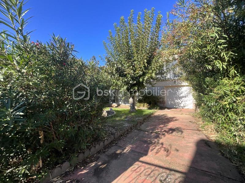 Maison - 180 m² - 8 pièces