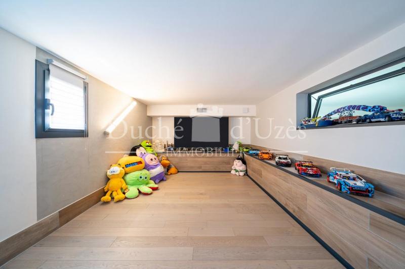 Villa - 300 m² - 9 pièces