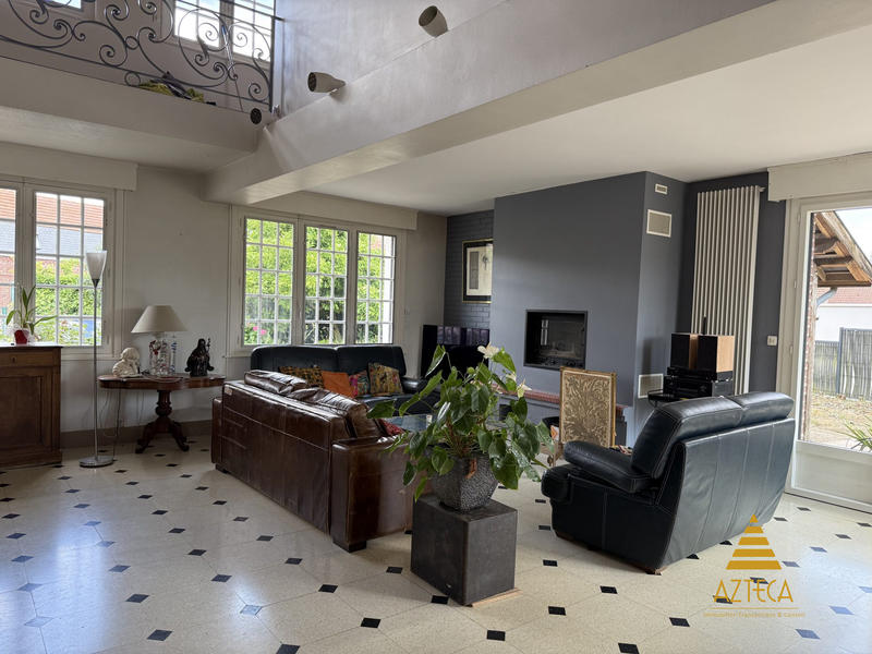 Maison - 180 m² - 8 pièces