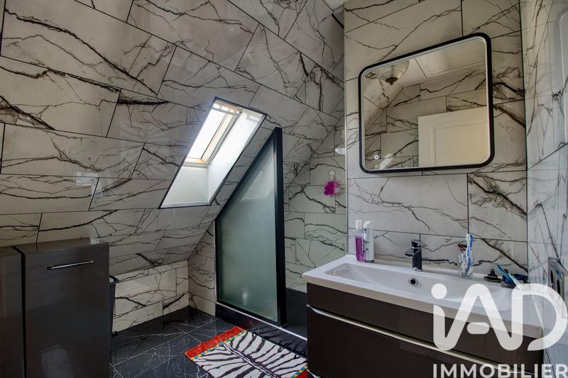 Maison - 84 m² - 4 pièces