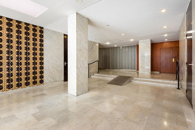 Local commercial - 90 m² - 4 pièces