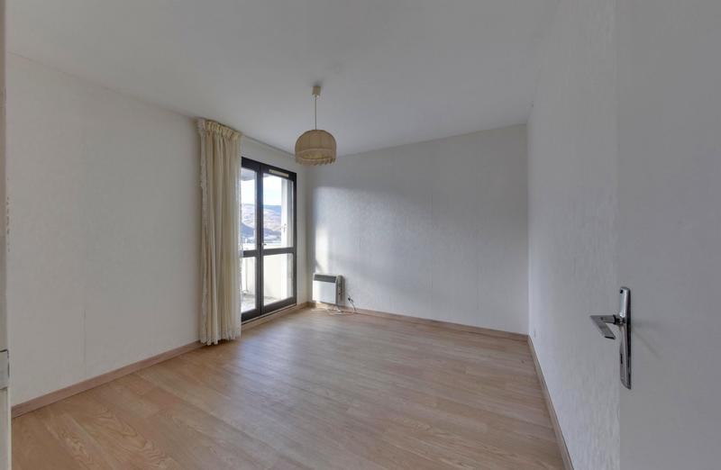 Appartement - 93 m² - 4 pièces