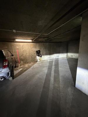 Parking / Garage - 27 m²