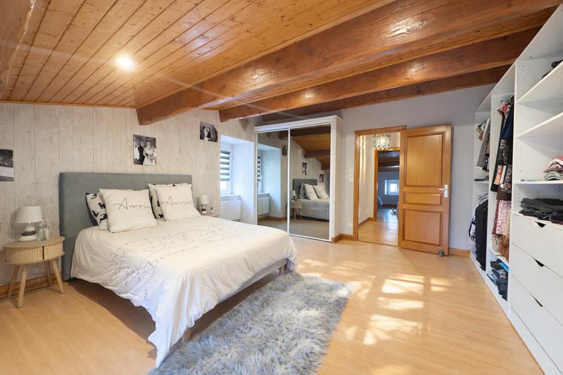 Maison - 209 m² - 7 pièces