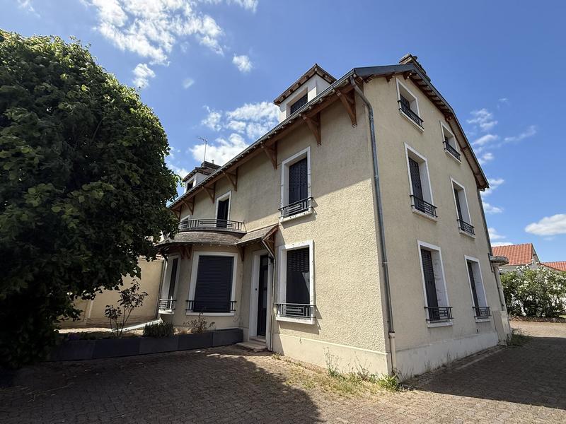 Appartement - 97 m² - 4 pièces