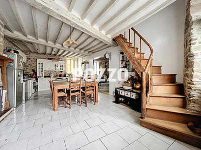Maison - 180 m² - 9 pièces