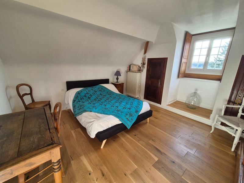 Maison - 303 m² - 11 pièces