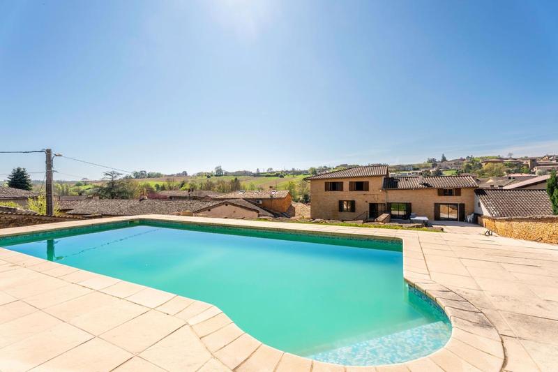 Maison - 186 m² - 5 pièces