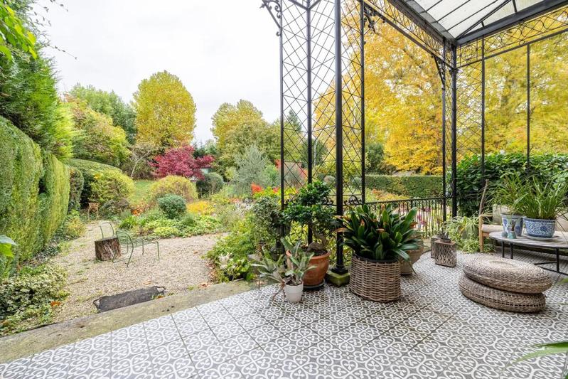 Studio - 185 m² - 5 pièces