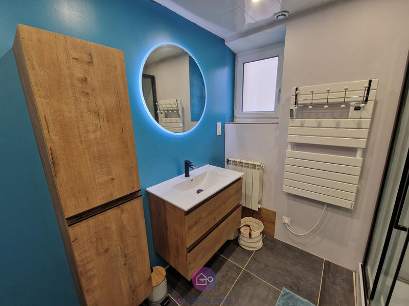 Maison - 168 m² - 9 pièces