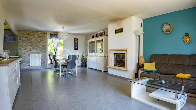 Maison traditionnelle - 149 m² - 6 pièces