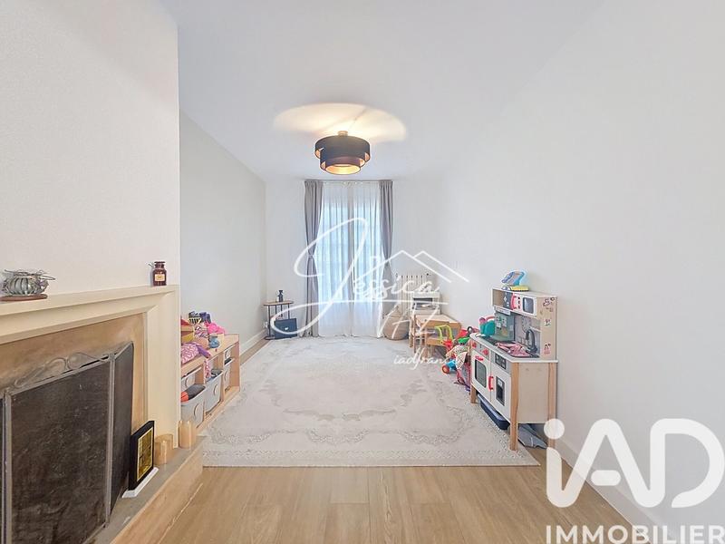 Maison - 180 m² - 9 pièces