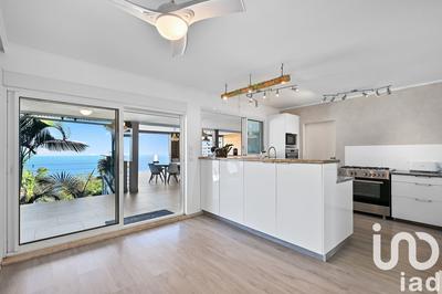 Maison - 215 m² - 9 pièces