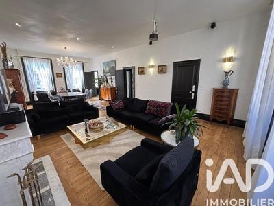 Maison - 309 m² - 11 pièces